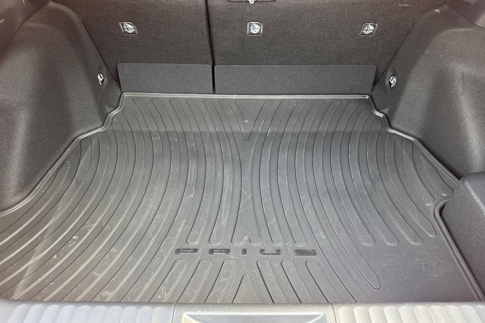 Certified 2025 Toyota Prius LE FWD image 17