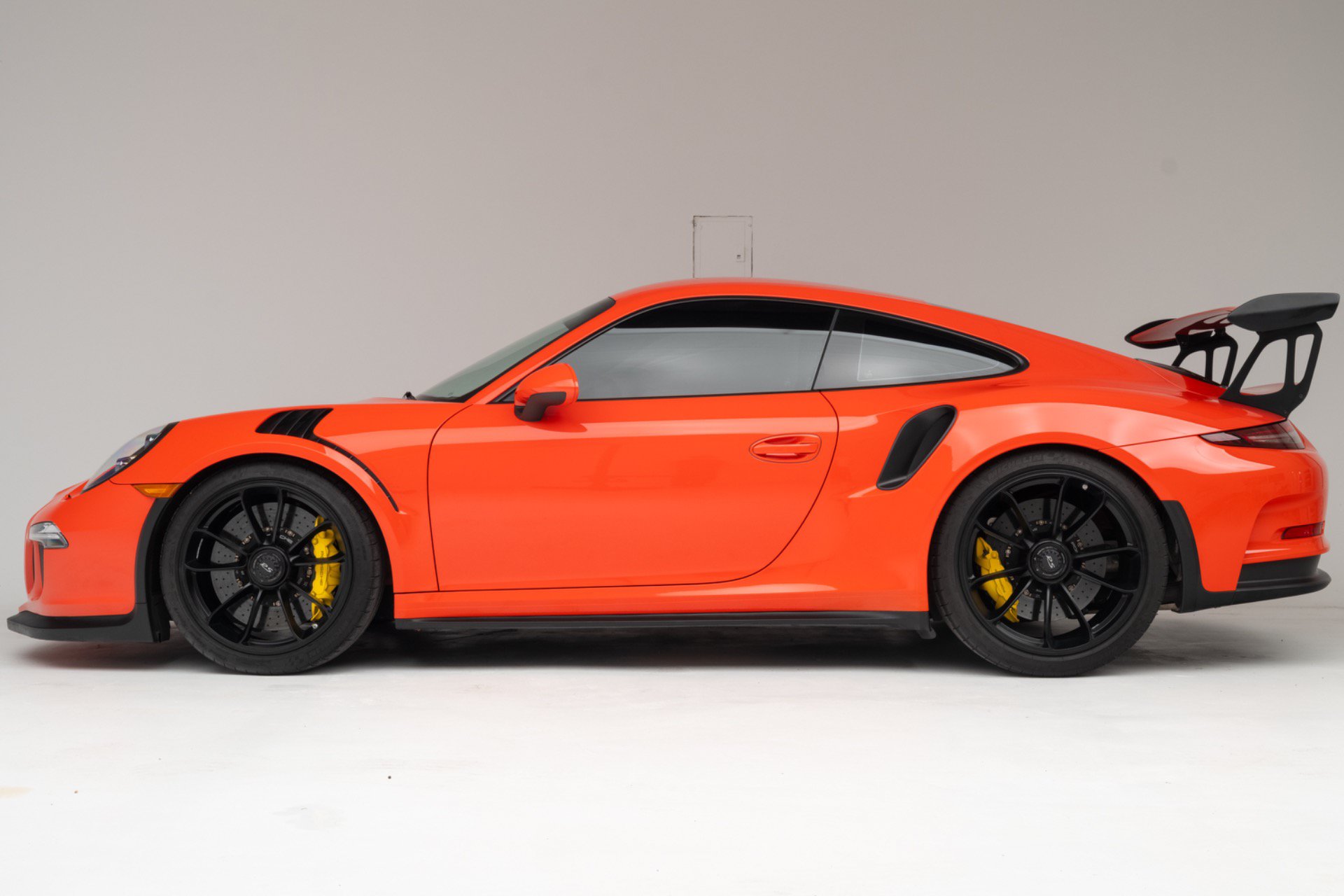 Used 2016 Porsche 911 GT3 RS RWD image 6