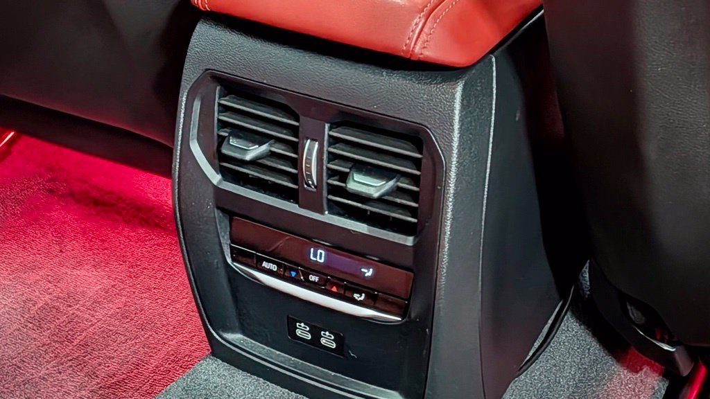 Used 2023 BMW M3 w/ M Carbon Exterior Package RWD image 67