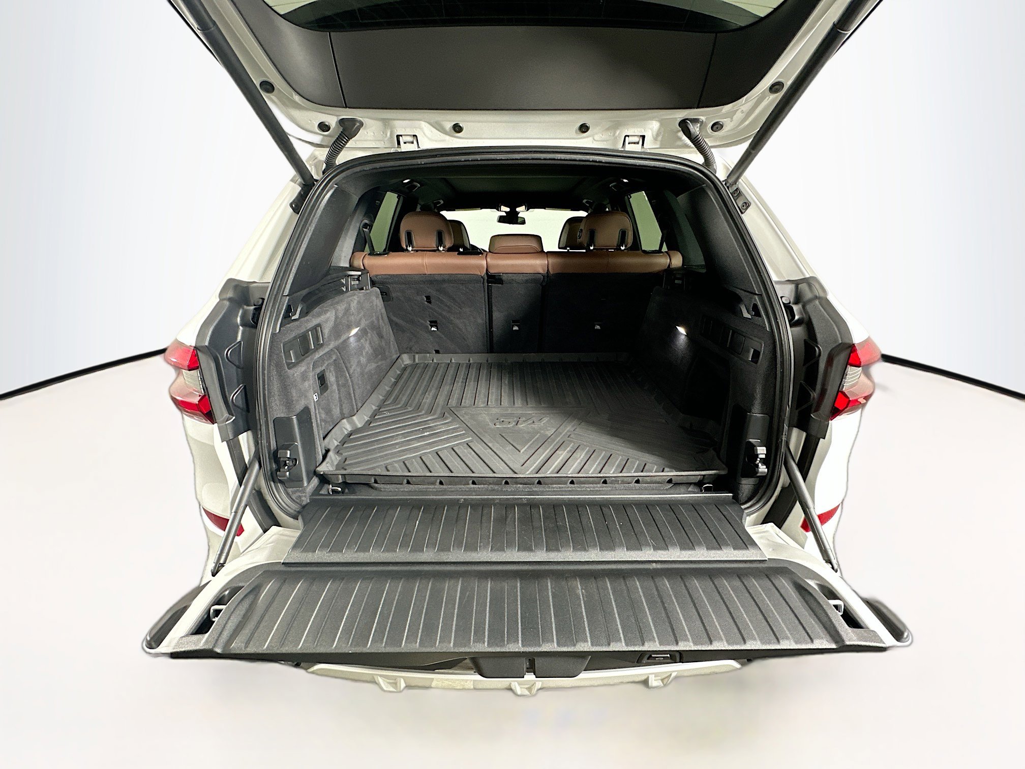 Used 2021 BMW X5 xDrive40i w/ M Sport Package image 31