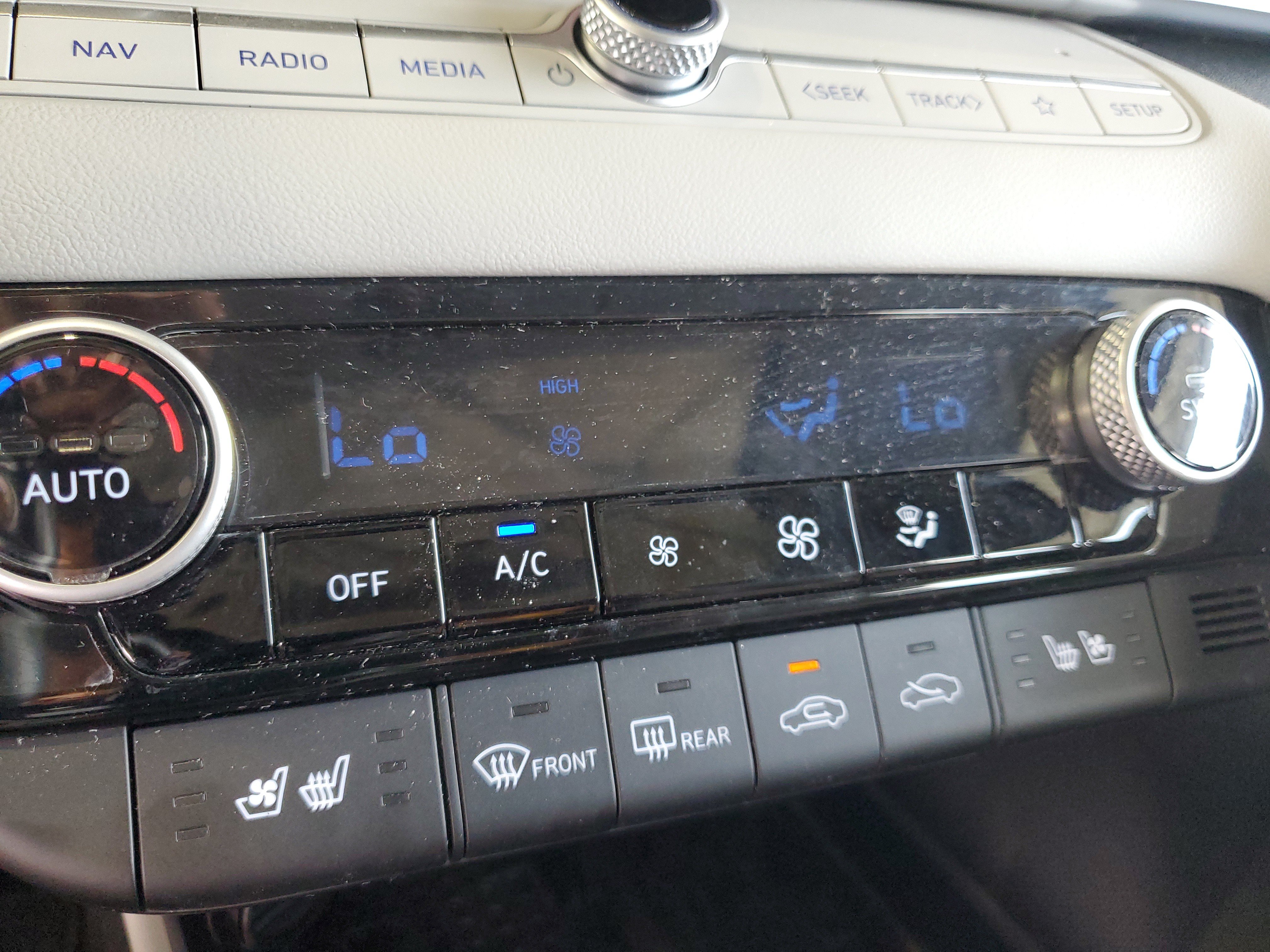 Used 2022 Hyundai Elantra Limited FWD image 27