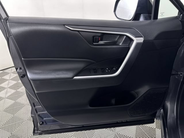 Used 2023 Toyota RAV4 LE AWD/4WD image 23