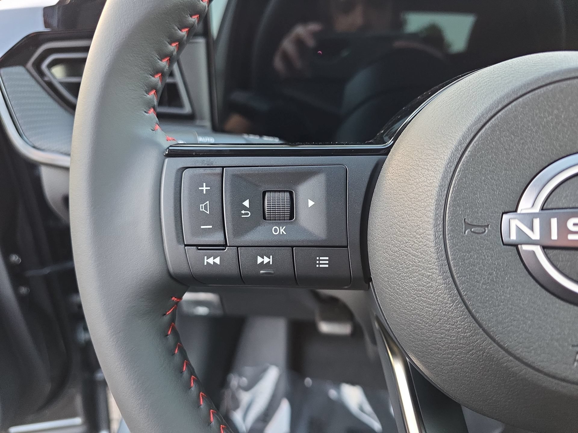 New 2026 Nissan Kicks SR FWD image 16