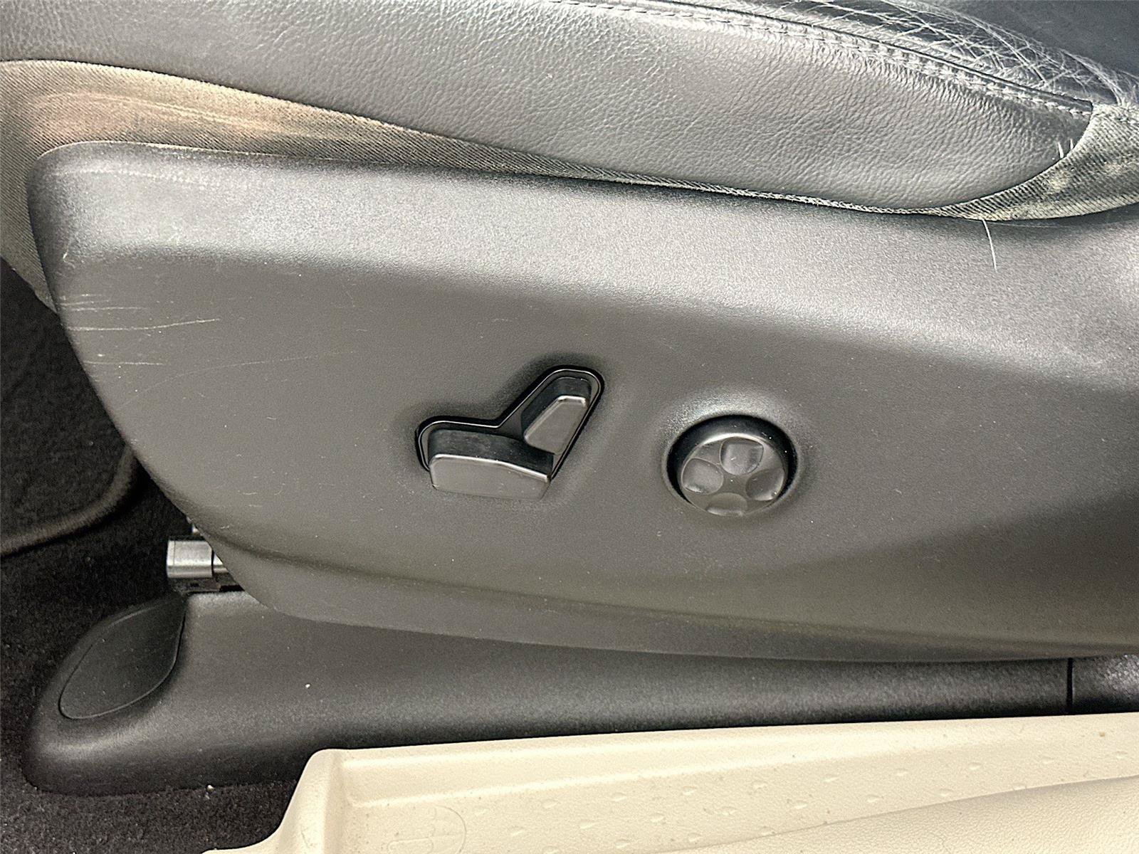 Used 2017 Chrysler Pacifica Touring-L FWD image 22