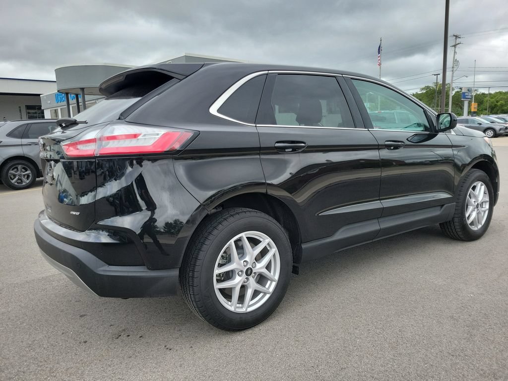 Used 2024 Ford Edge SEL w/ Convenience Package AWD/4WD image 4