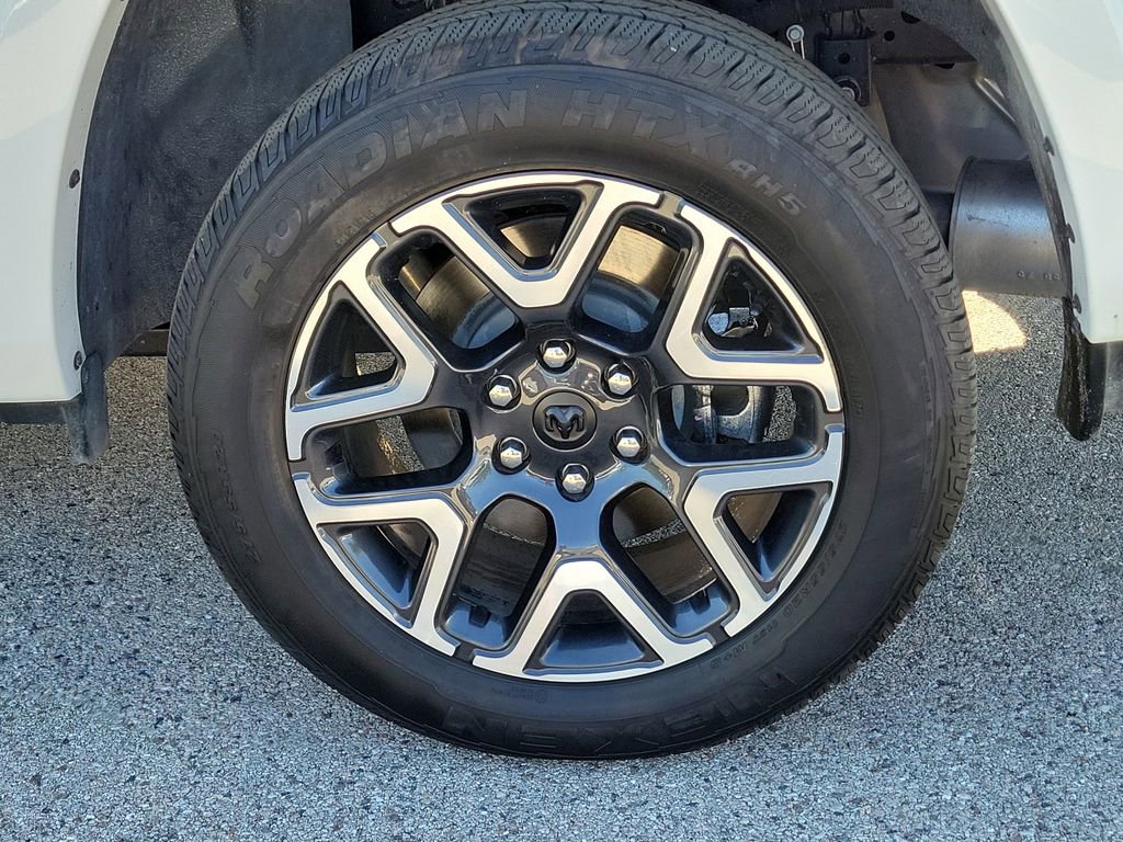 Used 2026 RAM 1500 Laramie AWD/4WD image 12