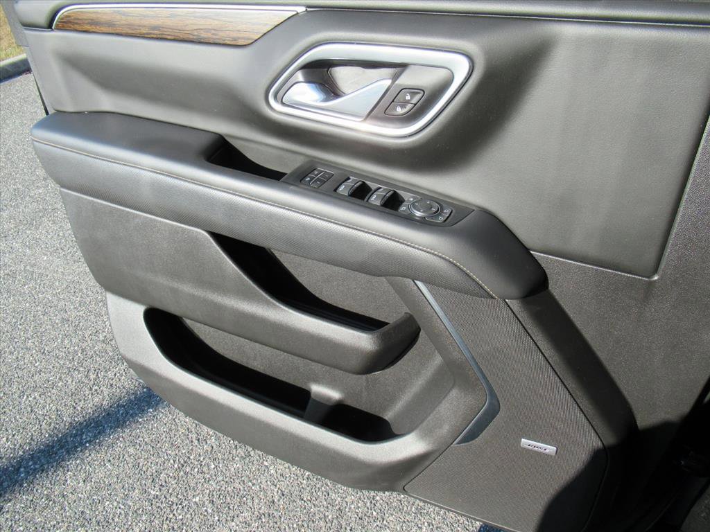 Used 2021 Chevrolet Tahoe Premier w/ Premium Package image 27