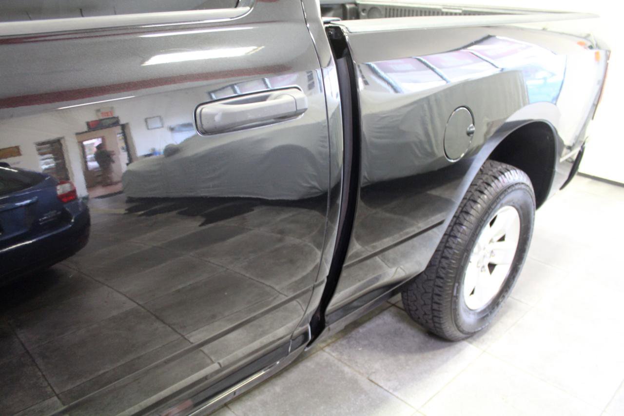 Used 2017 RAM 1500 Express image 30