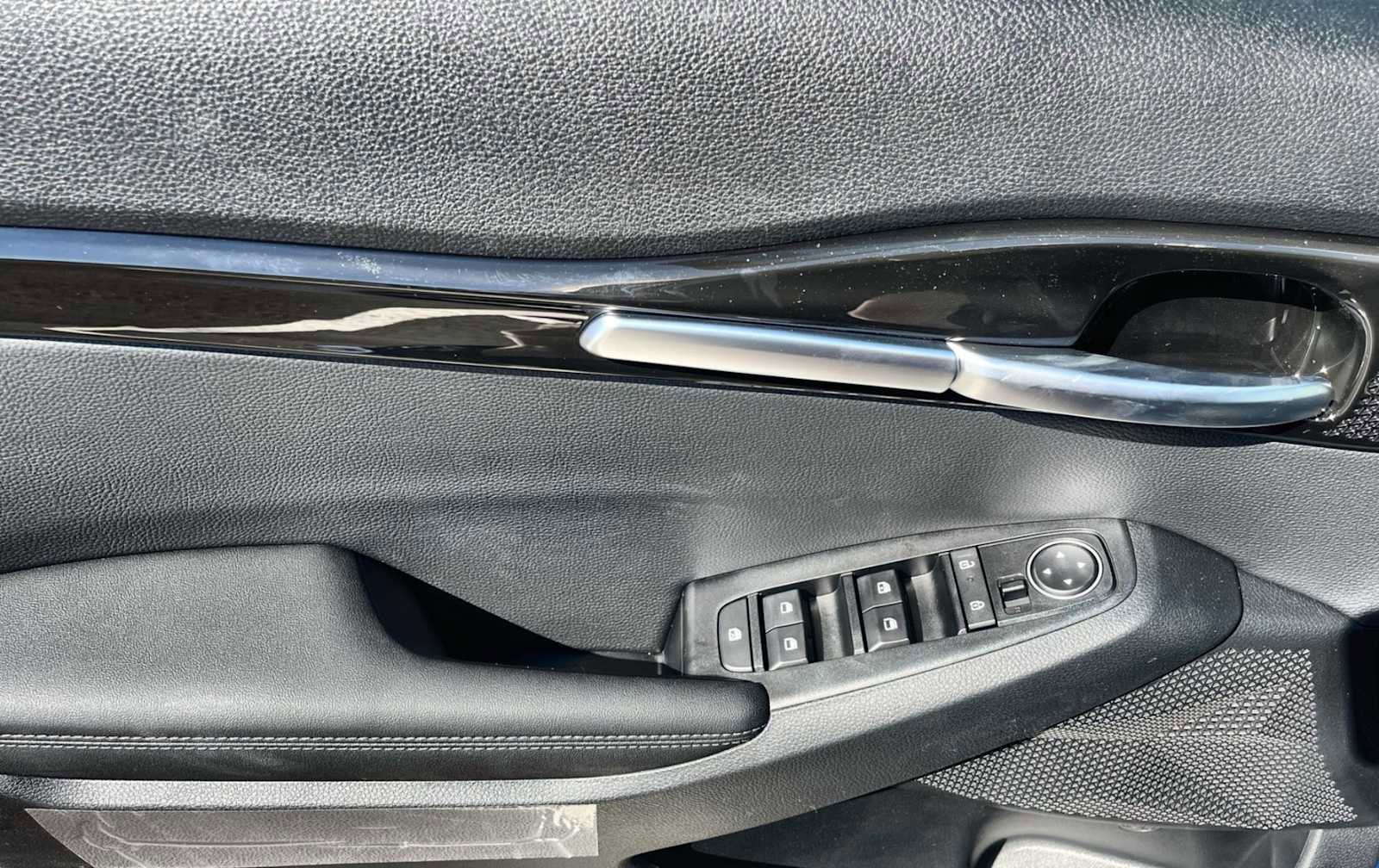 Certified 2025 Kia Seltos EX w/ EX Sunroof Package image 13