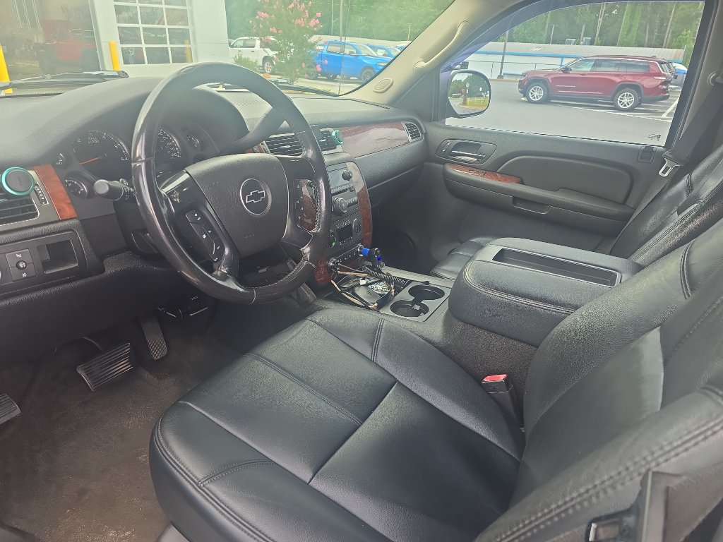 Used 2007 Chevrolet Avalanche LTZ w/ LTZ Preferred Equipment Group RWD image 4