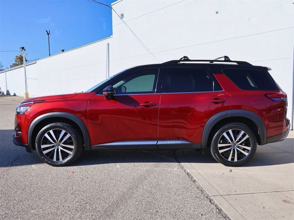 Used 2023 Nissan Pathfinder Platinum w/ Cargo Package image 2