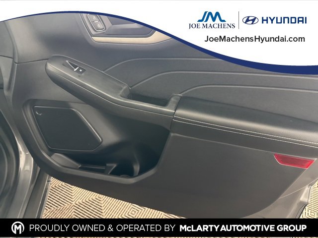 Used 2022 Ford Escape SE w/ SE Sport Appearance Package image 28