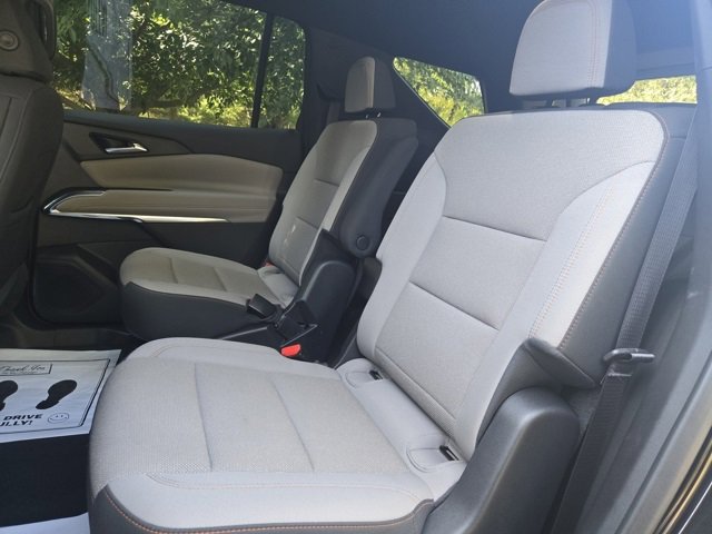 Used 2025 Chevrolet Traverse LT image 16