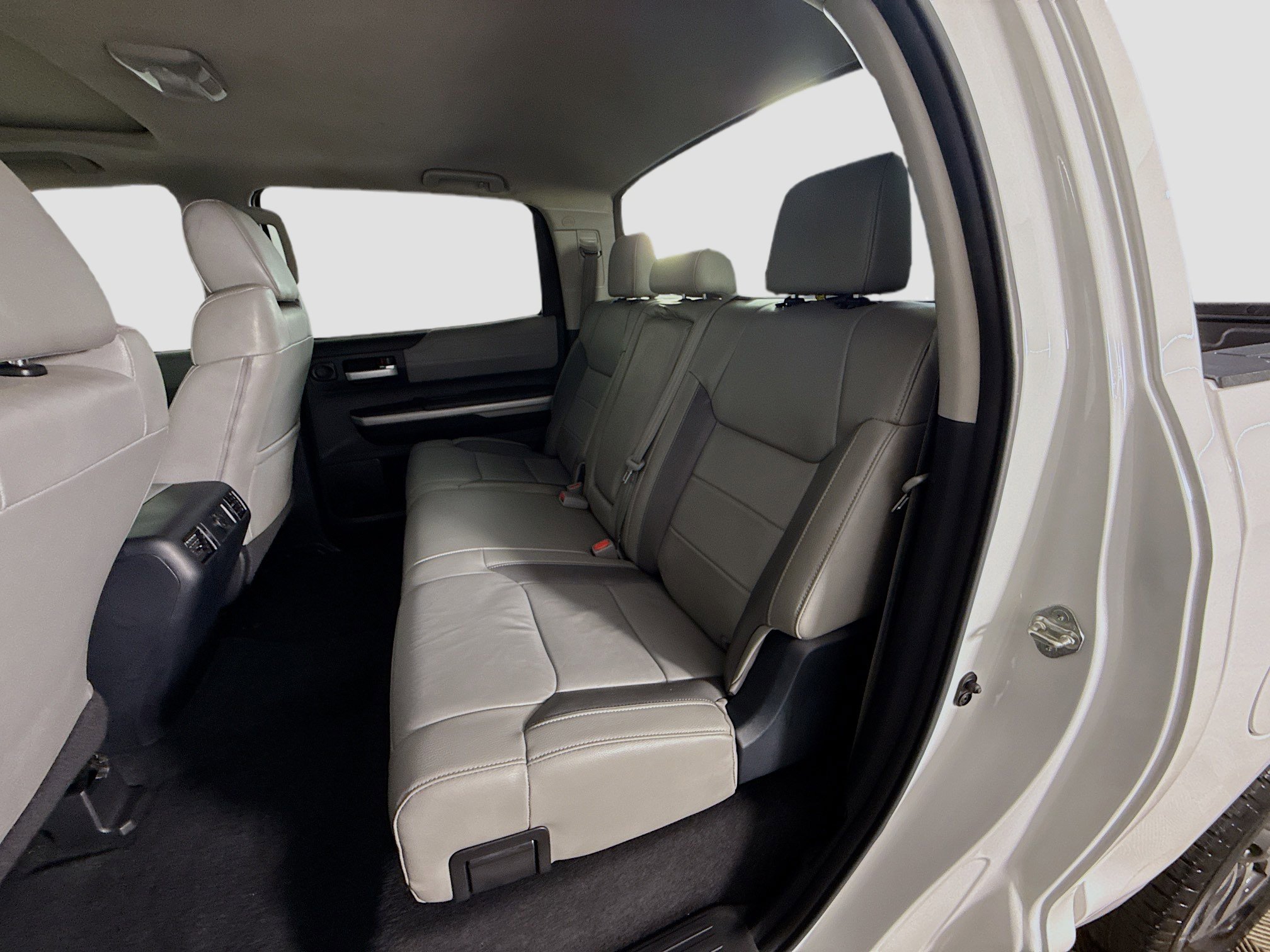 Used 2018 Toyota Tundra Limited w/ Limited Premium Package image 24