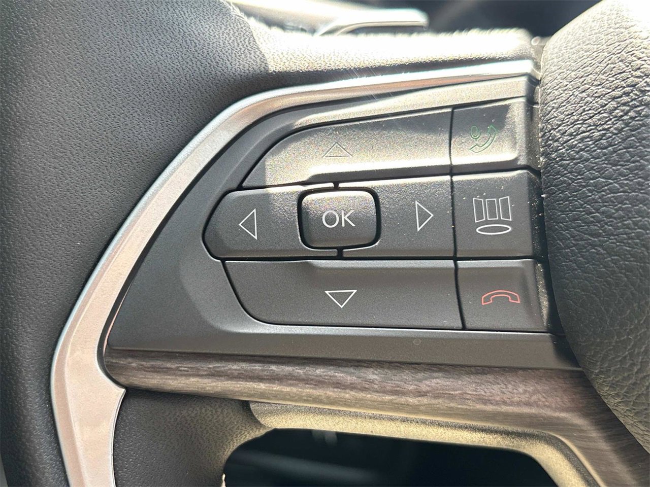 New 2025 Jeep Grand Cherokee L Limited w/ Black Appearance Package image 12