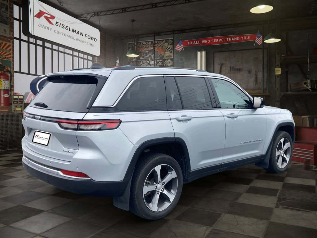 Used 2023 Jeep Grand Cherokee Limited w/ Luxury Tech Group II AWD/4WD image 6