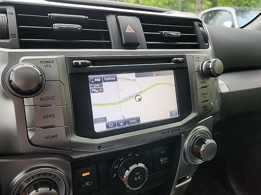 Used 2018 Toyota 4Runner SR5 AWD/4WD image 11