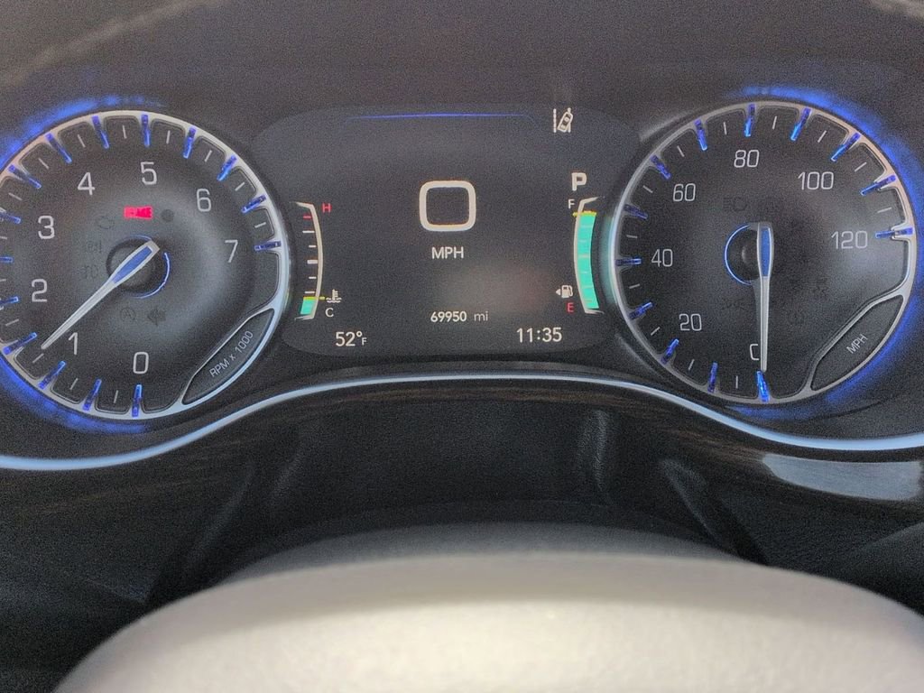 Used 2024 Chrysler Pacifica Limited image 18