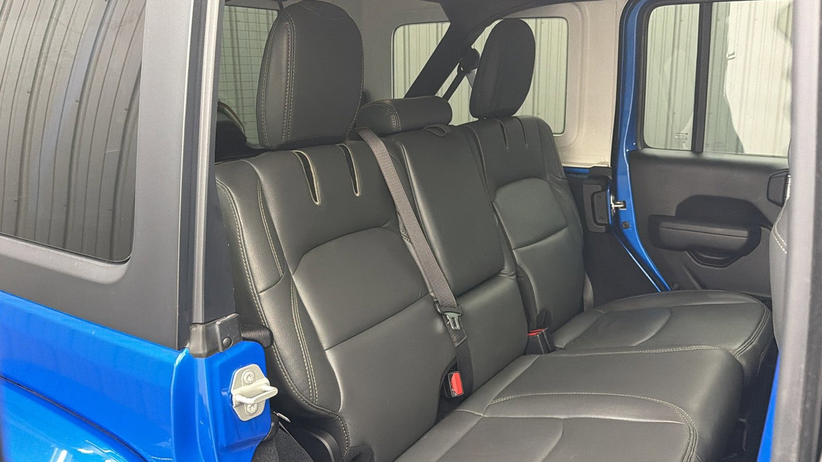 Used 2024 Jeep Wrangler Unlimited w/ Convenience Group image 35