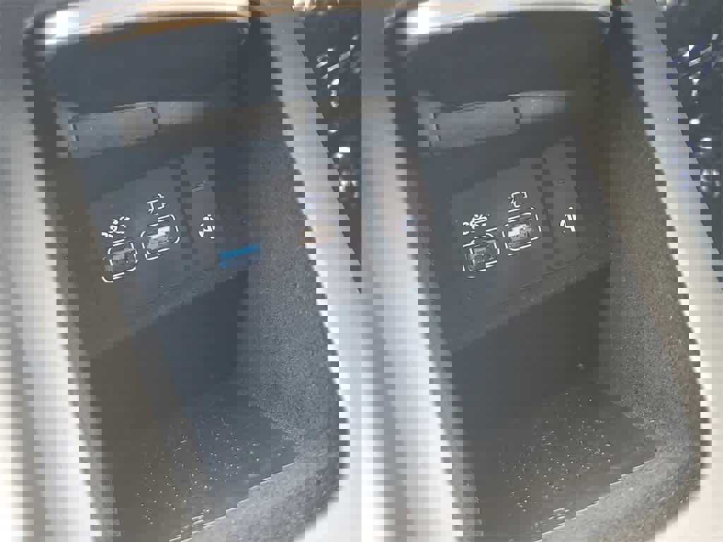 Used 2025 Genesis GV70 2.5T image 29