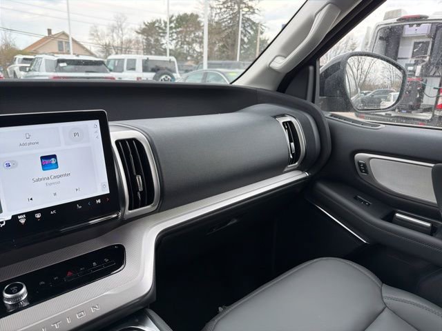 New 2026 Ford Expedition Active image 23