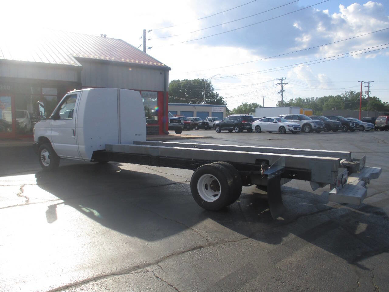 Used 2011 Ford E-450 and Econoline 450 Super Duty RWD image 3