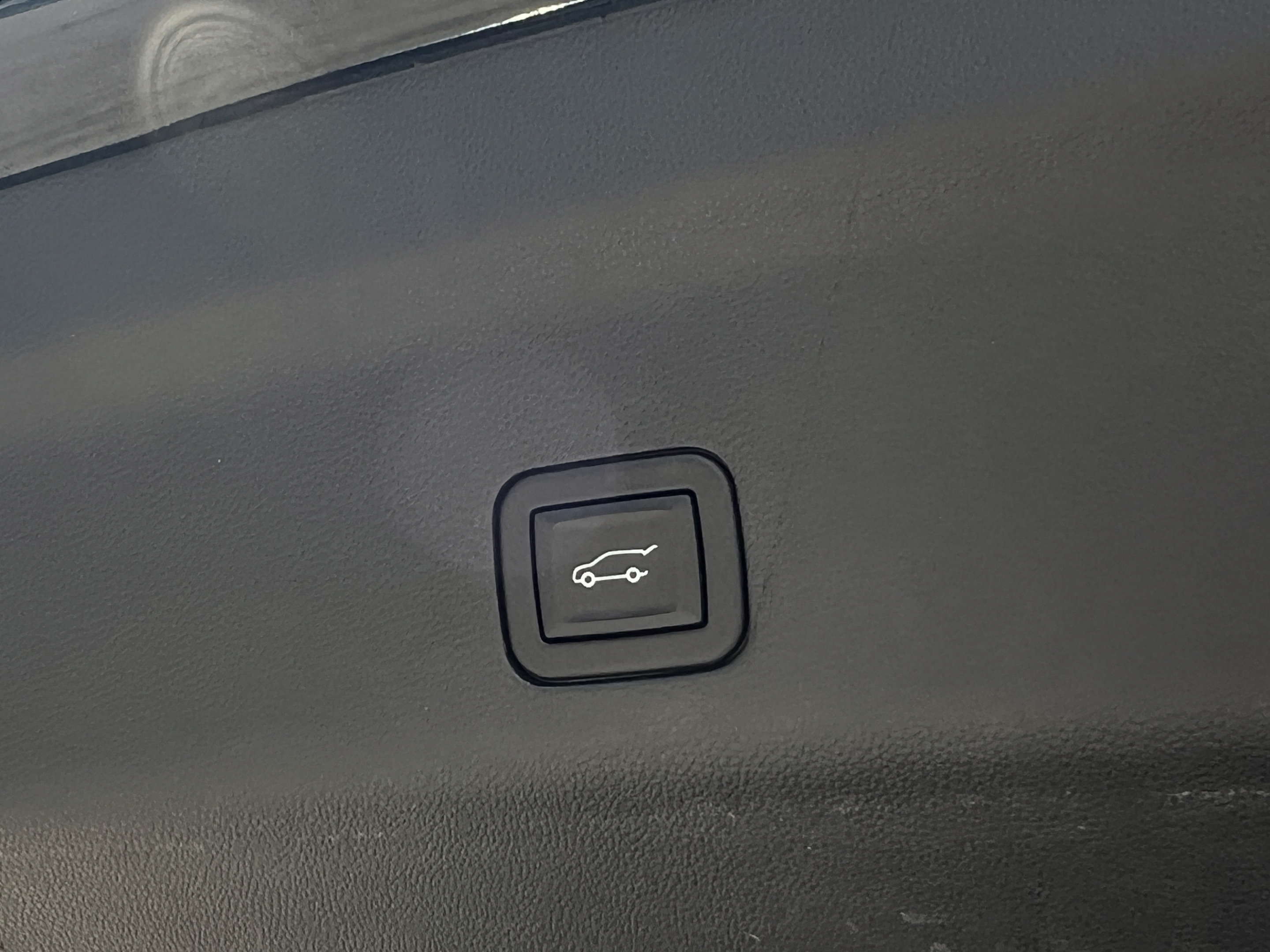 Used 2024 GMC Yukon XL Denali AWD/4WD image 34
