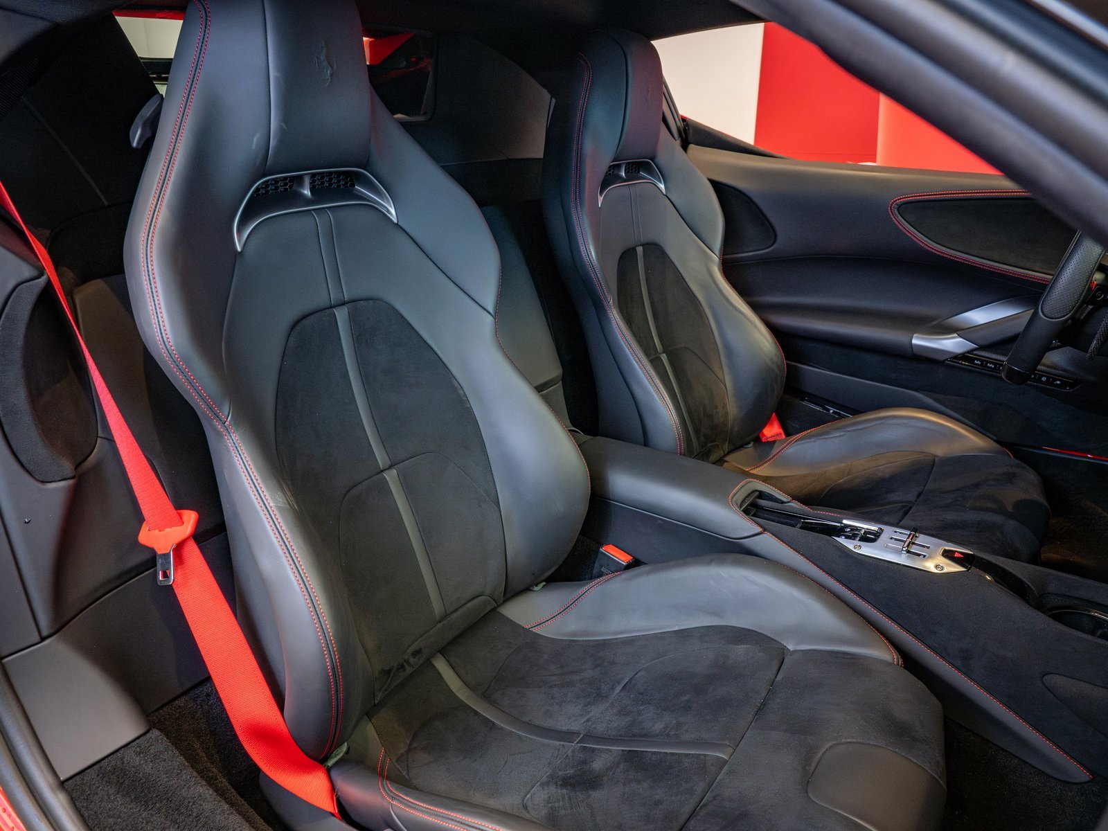 Used 2023 Ferrari SF90 Stradale image 19