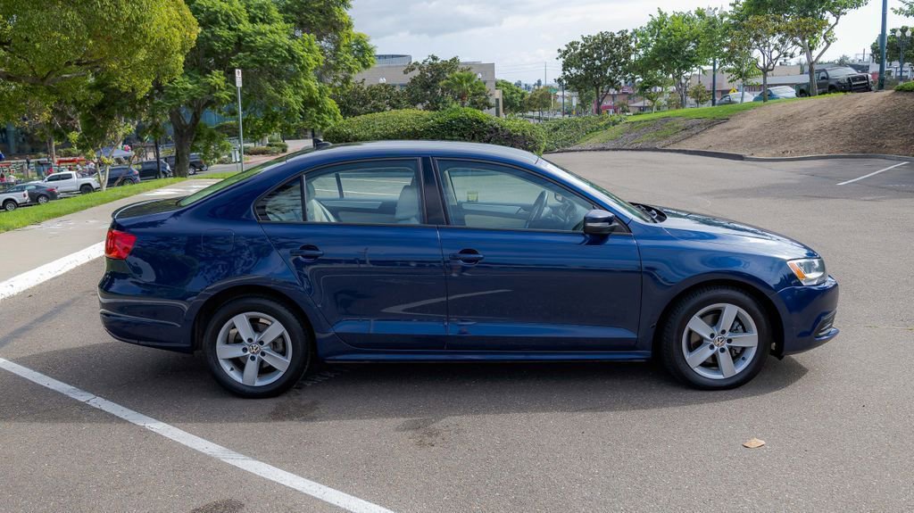 Used 2012 Volkswagen Jetta TDI image 3