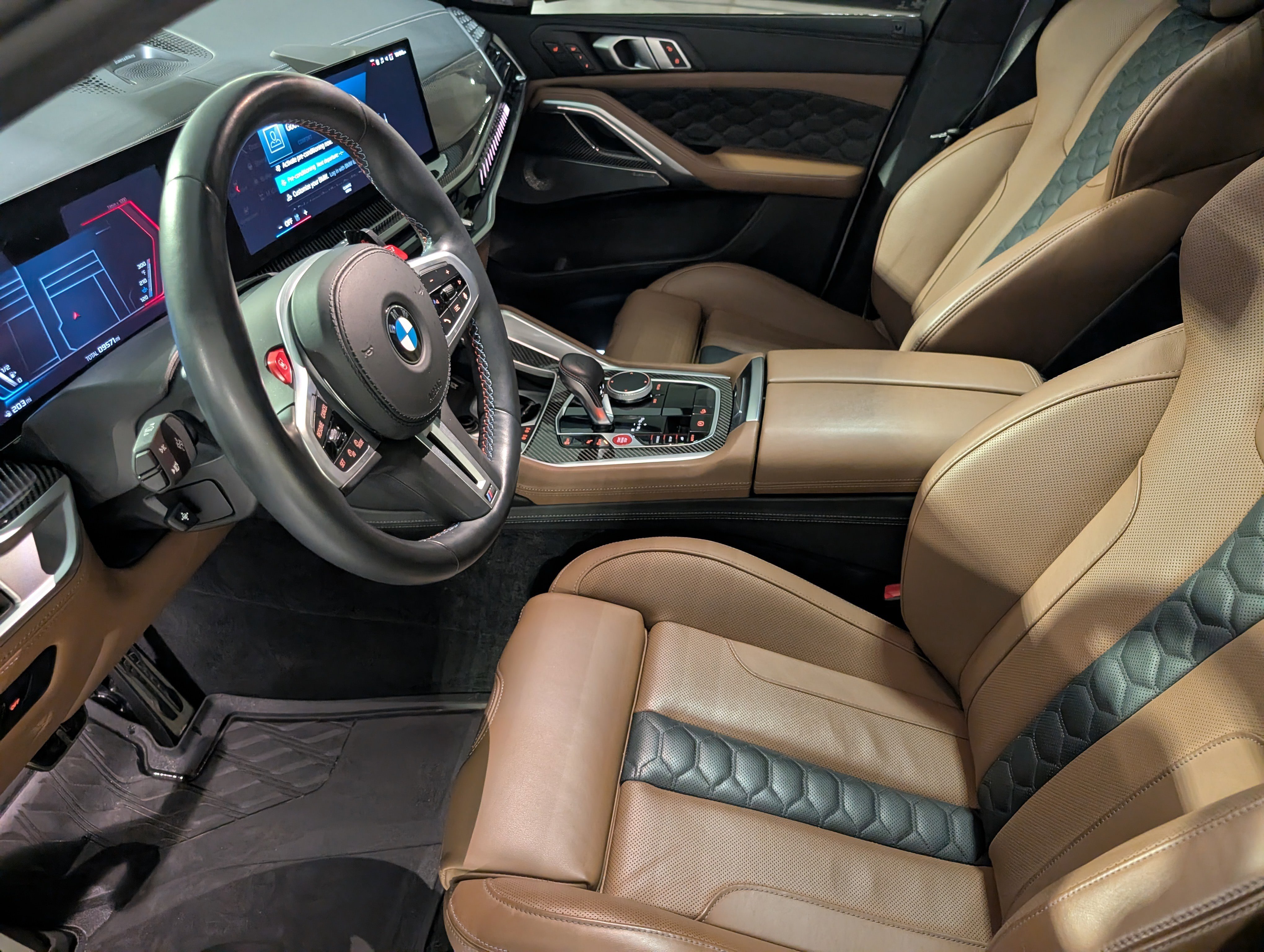 Used 2024 BMW X6 M Competition w/ Executive Package image 5