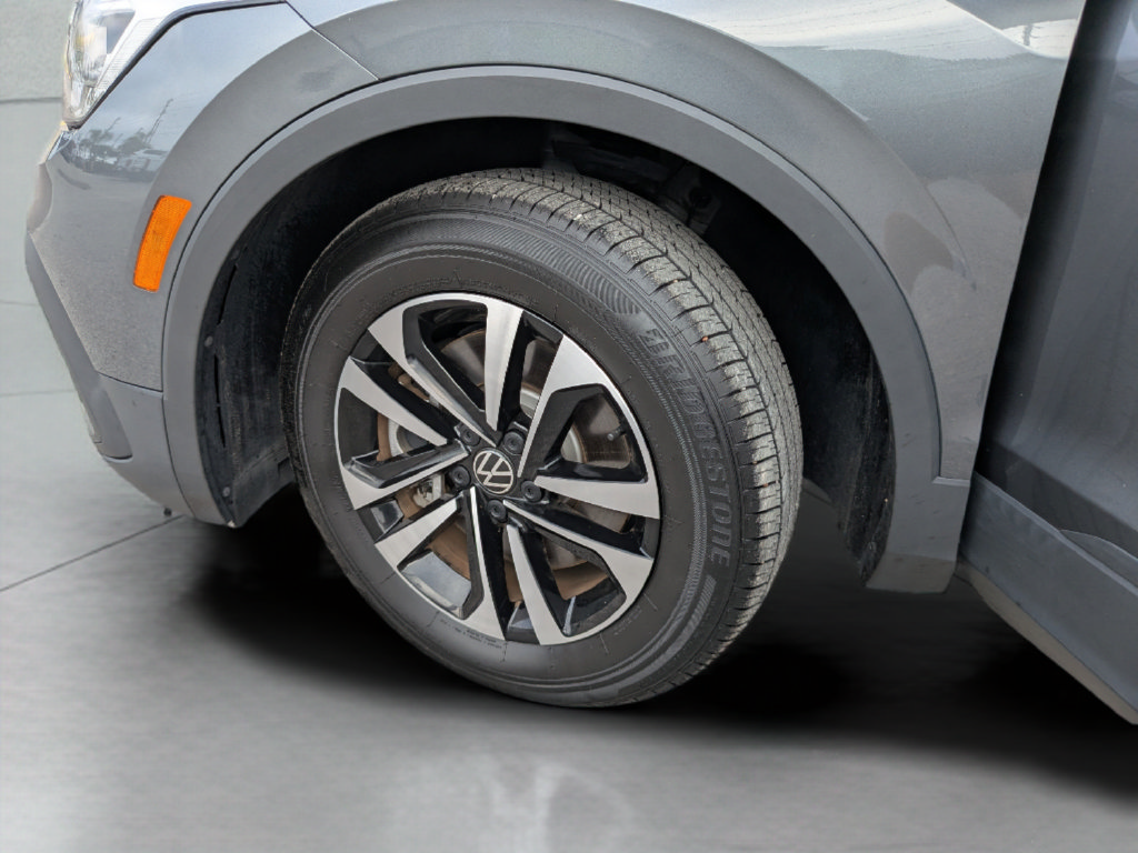 Certified 2024 Volkswagen Tiguan S FWD image 32