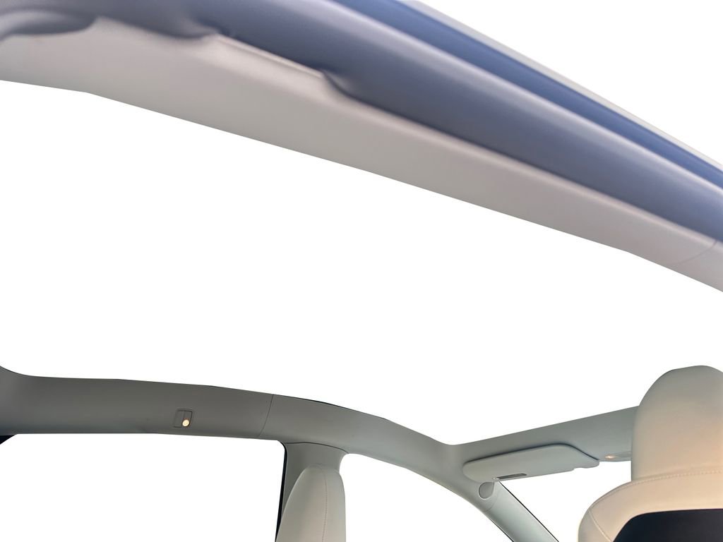 Used 2023 Tesla Model Y Long Range image 17