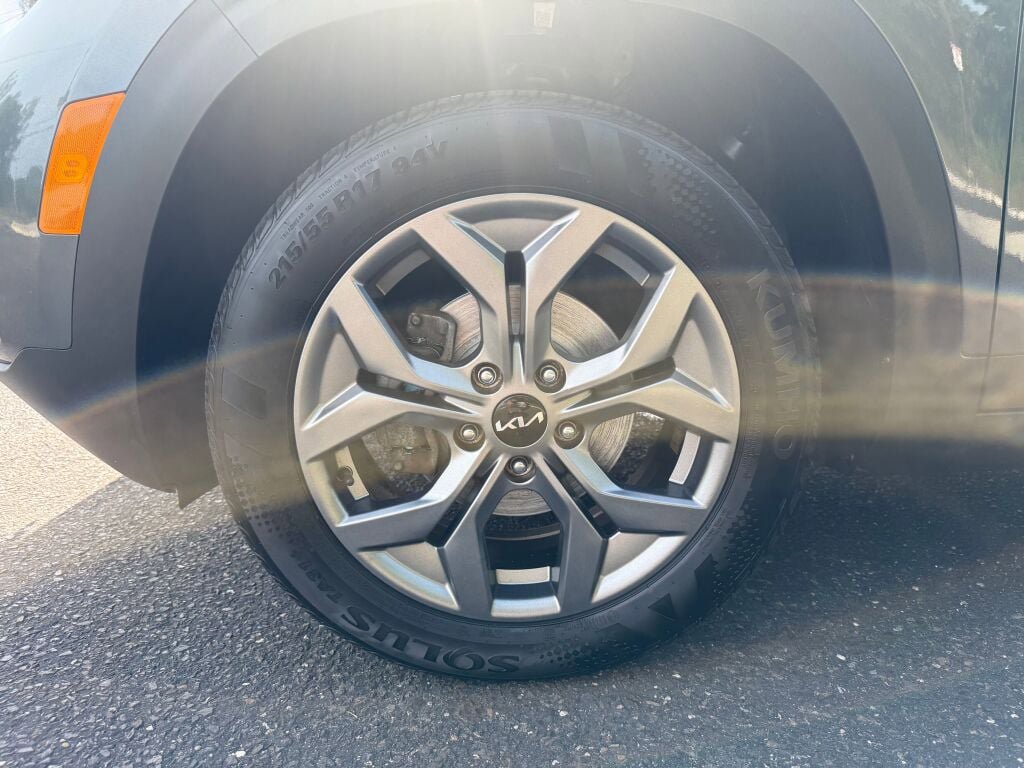 Used 2024 Kia Seltos S FWD image 36