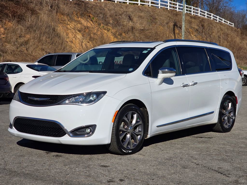 Used 2017 Chrysler Pacifica Limited w/ Tire & Wheel Group image 2