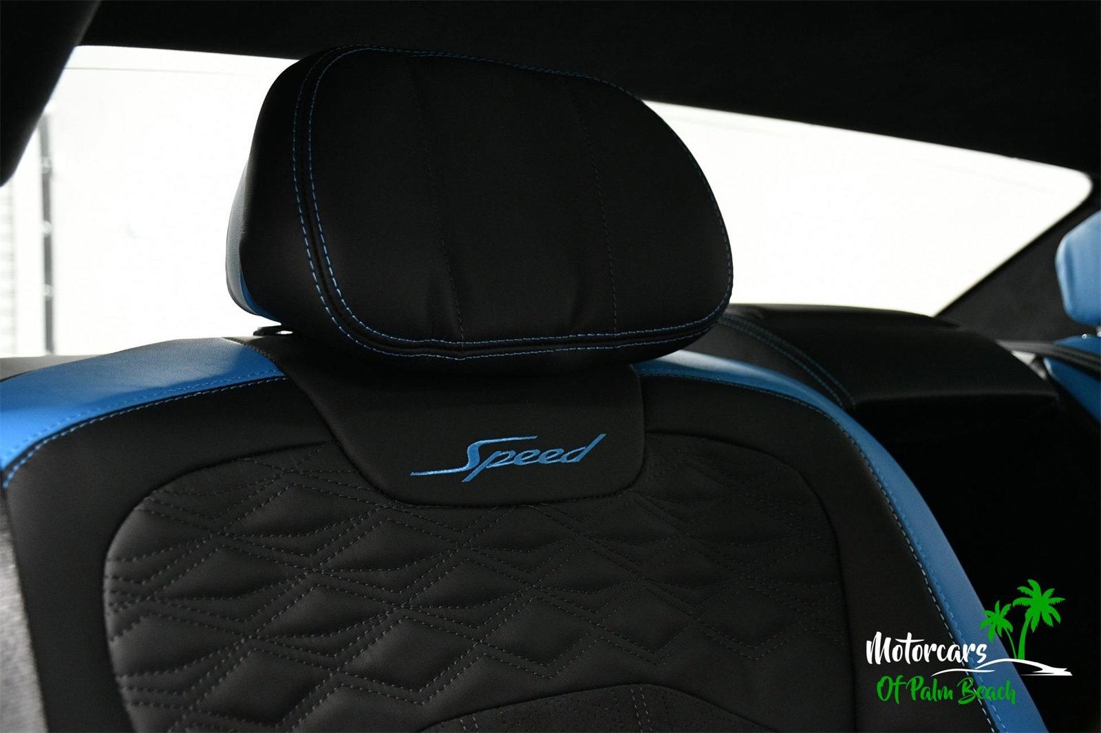 Used 2025 Bentley Flying Spur Plug-In Hybrid image 53