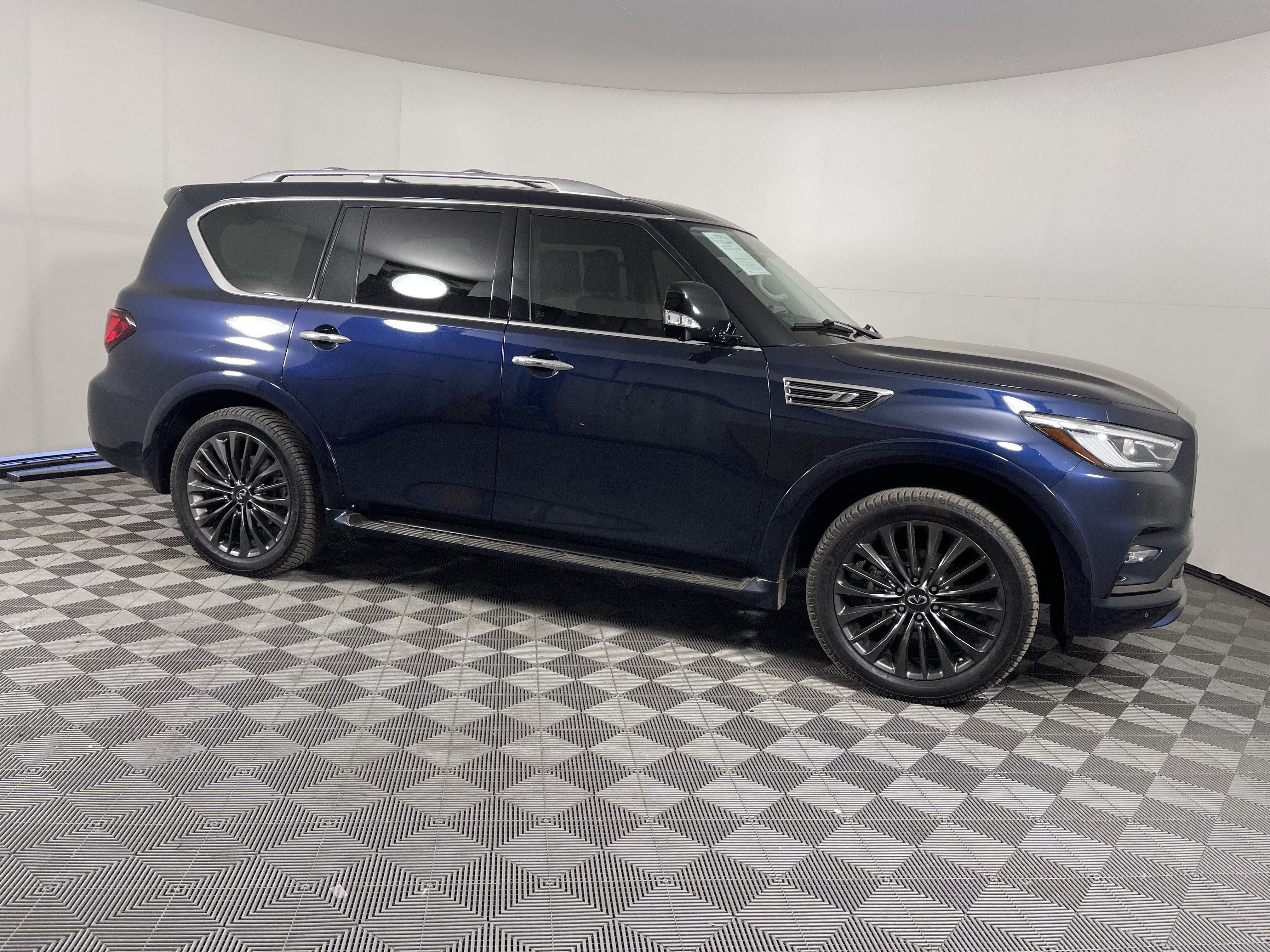 Used 2022 INFINITI QX80 Premium Select w/ Cargo Package AWD/4WD image 6