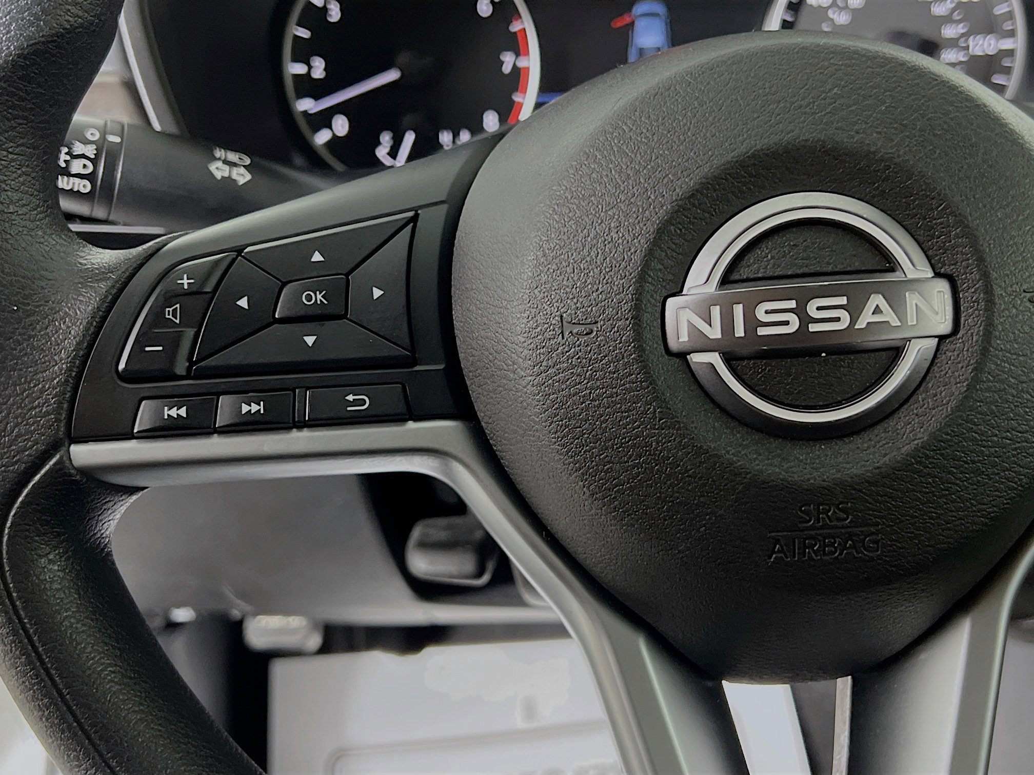 Used 2024 Nissan Altima 2.5 SV image 19