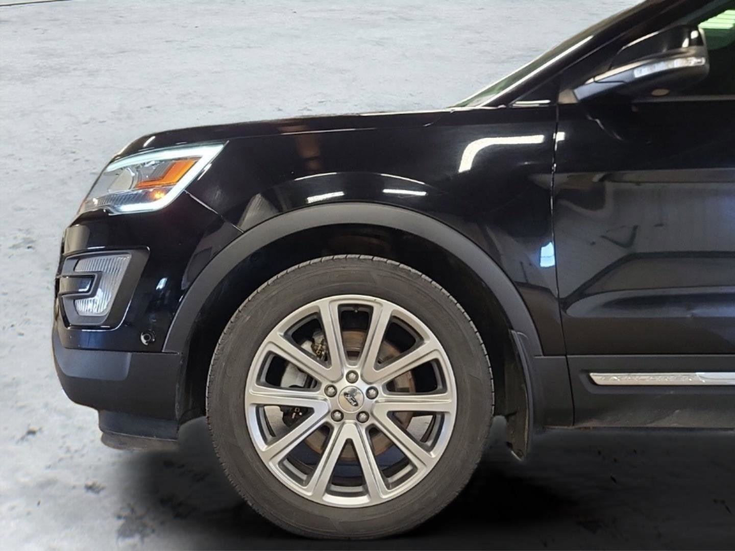 Used 2017 Ford Explorer Limited w/ Equipment Group 303A image 14