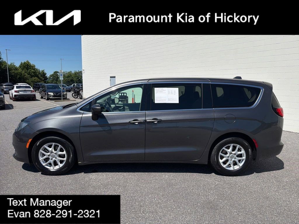 Used 2018 Chrysler Pacifica LX FWD image 4