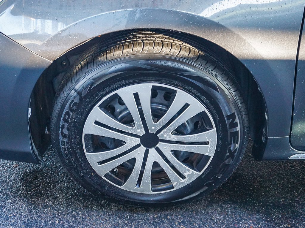 Used 2012 Toyota Camry LE image 12