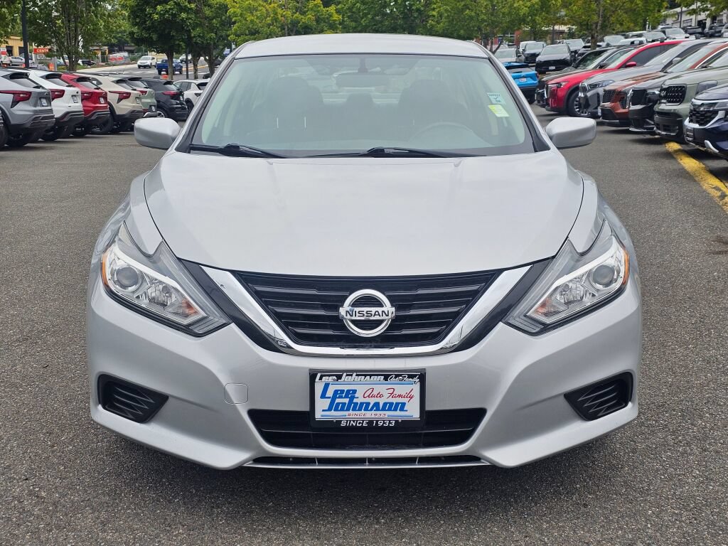 Used 2017 Nissan Altima 2.5 S w/ Power Driver Seat Package FWD image 2