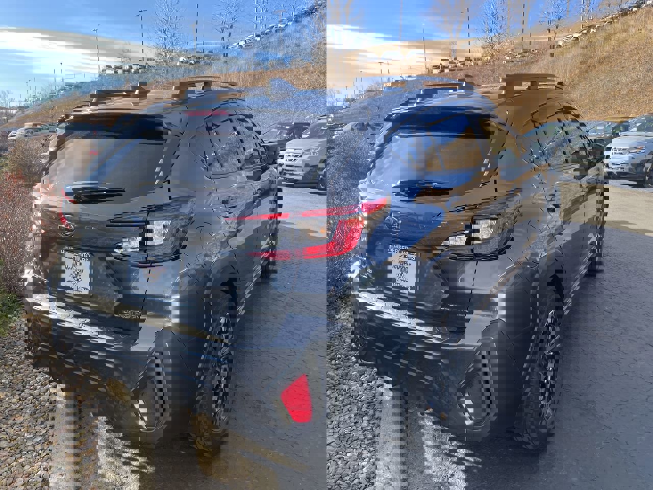 Used 2024 Subaru Crosstrek 2.0i Premium image 3