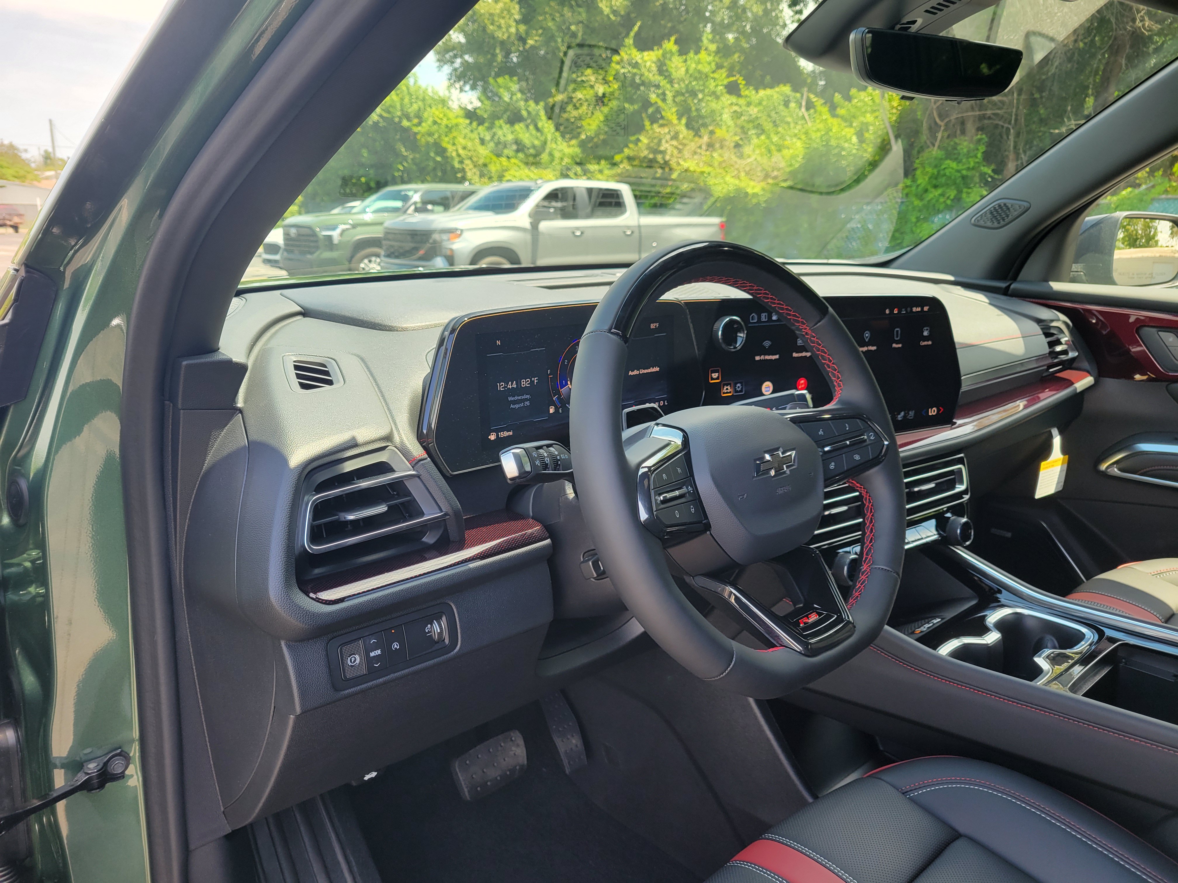 New 2027 Chevrolet Traverse RS w/ LPO, Floor Liner Package FWD image 29