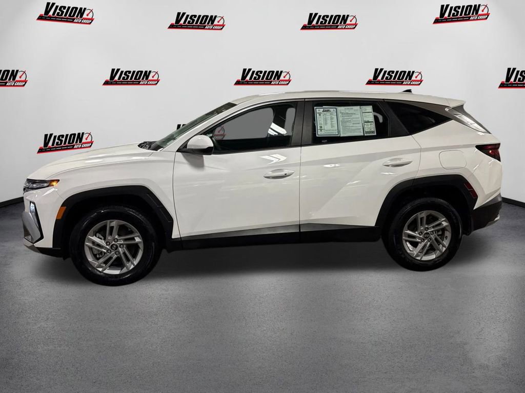 Certified 2025 Hyundai Tucson SE image 8