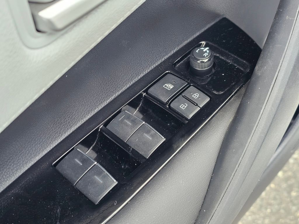 Used 2022 Toyota Corolla SE FWD image 31