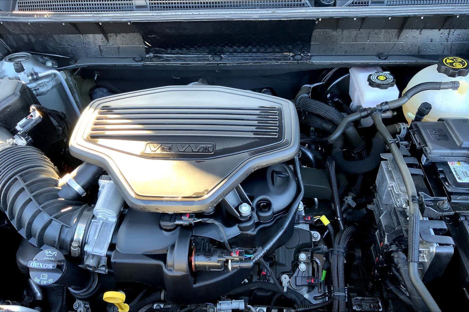 Used 2023 GMC Acadia AT4 w/ Technology Package AWD/4WD image 29
