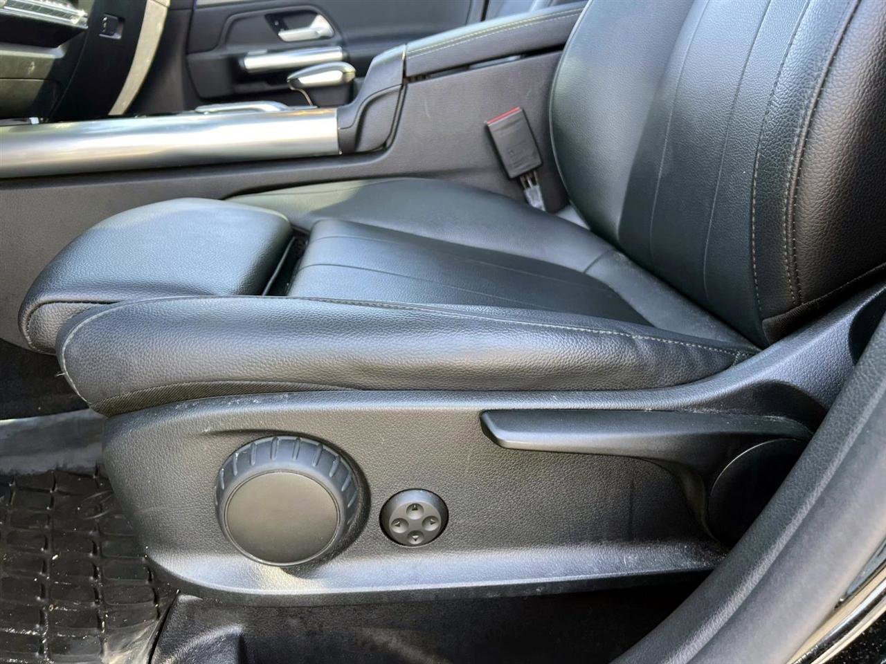 Used 2022 Mercedes-Benz GLA 250 4MATIC w/ Premium Package Lite image 13