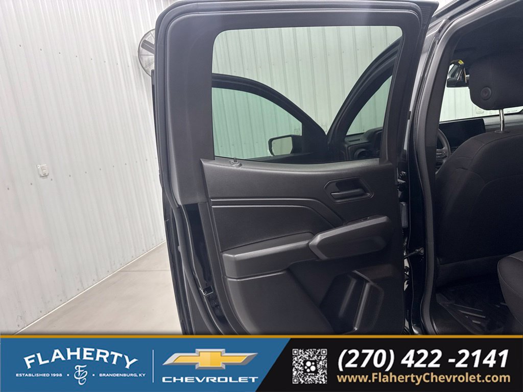 Used 2025 Chevrolet Colorado W/T w/ Advanced Trailering Package AWD/4WD image 10
