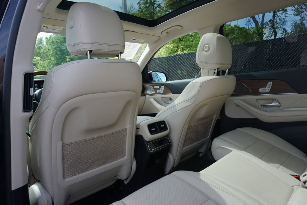 Used 2022 Mercedes-Benz GLS 450 4MATIC image 40