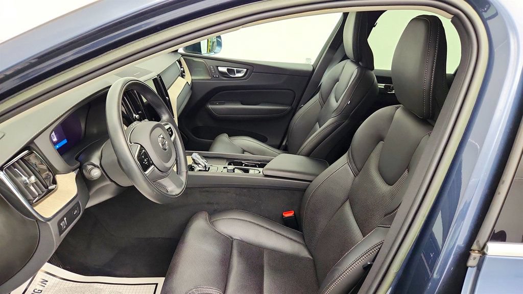 Used 2022 Volvo XC60 B5 Inscription w/ Advanced Package AWD/4WD image 19